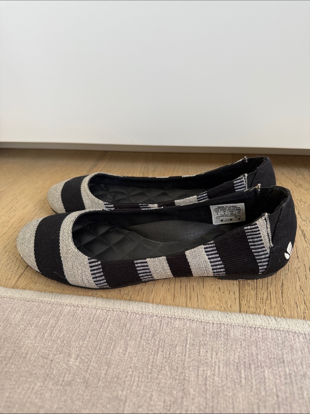 Reef Black and Cream Striped Women's Flat Loafers